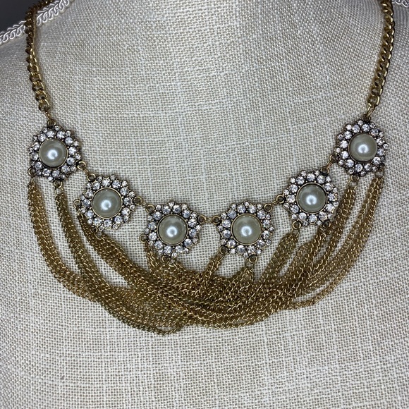 Jewelry - Beautiful Statement Necklace